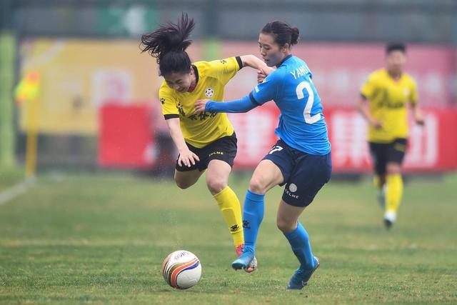 开云官网-美洲女足联赛激烈角逐，谁与争锋