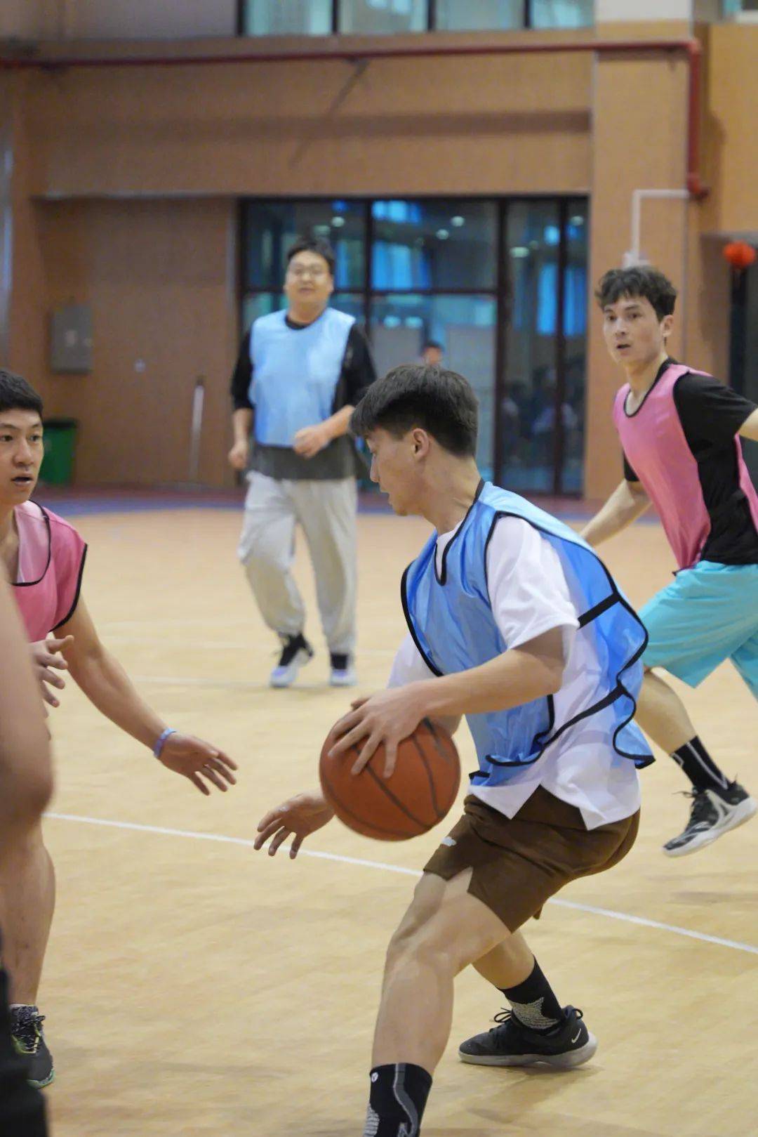 开云体育平台APP-包含看球赛热情高涨，精彩瞬间牢牢吸引目光短暂的词条