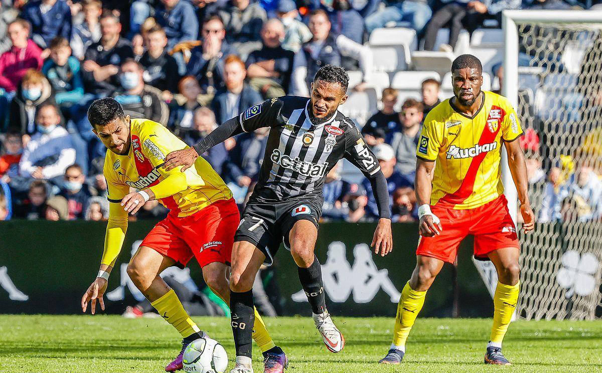 圣埃蒂安客场逆转对手,取得关键胜利 圣埃蒂安客场逆转对手,取得关键胜利