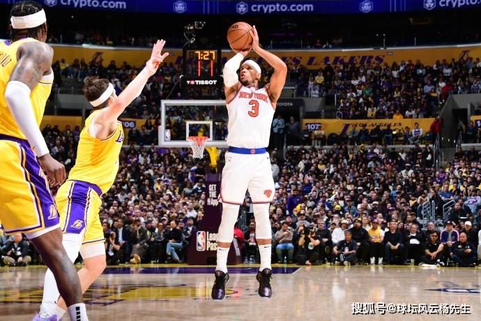 鹈鹕中锋大放异彩,全面发威击败尼克斯的简单介绍 鹈鹕中锋大放异彩,全面发威击败尼克斯的简单介绍