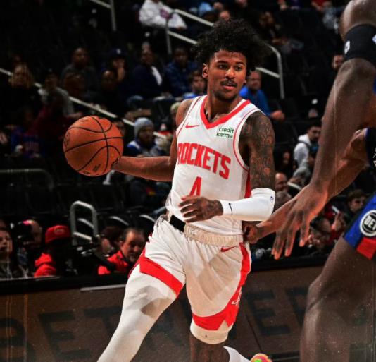 火箭主场胜鹈鹕,保持连胜势头 火箭主场胜鹈鹕,保持连胜势头