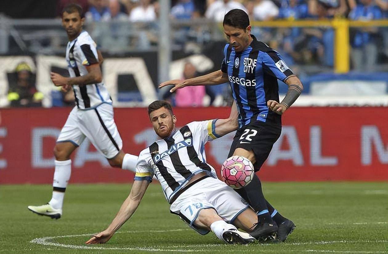 开云体育-强力攻守：足球联赛精彩对决引关注的简单介绍