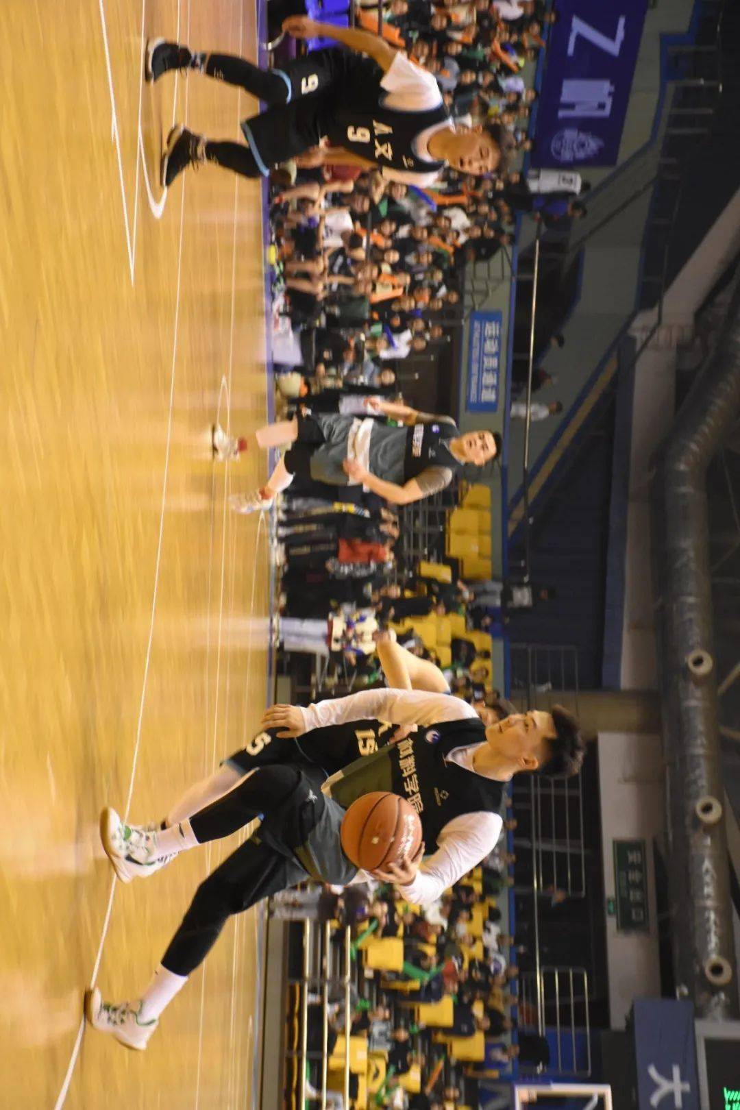 重庆男篮不甘示弱,磨砺实力向前走的简单介绍 重庆男篮不甘示弱,磨砺实力向前走的简单介绍