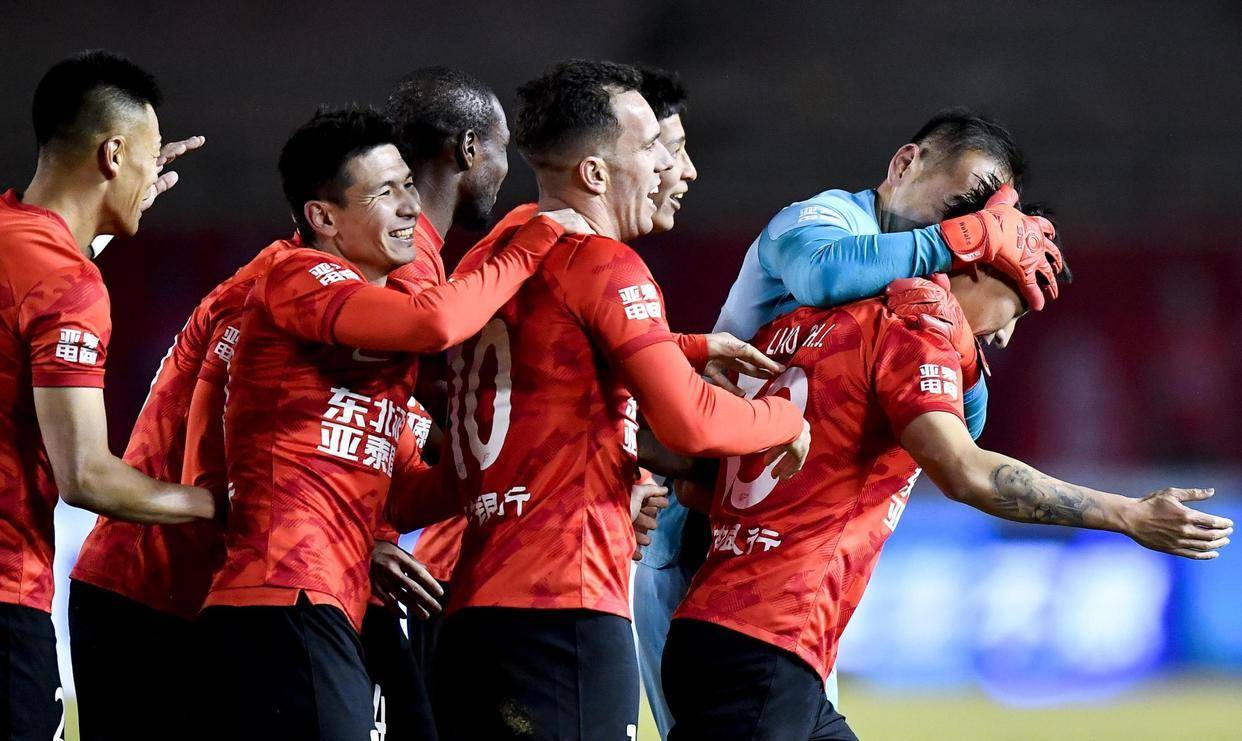 开云平台-包含长春亚泰-上海申花，两队枯燥平局无进球的词条