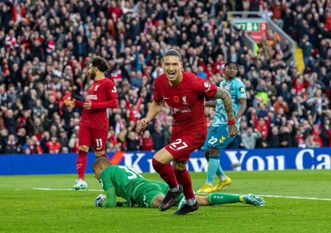 利物浦球员表现抢眼,带领球队取胜 利物浦球员表现抢眼,带领球队取胜