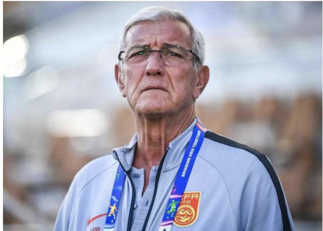 开云下载-尤文图斯后防线曝露短板，急需加强训练