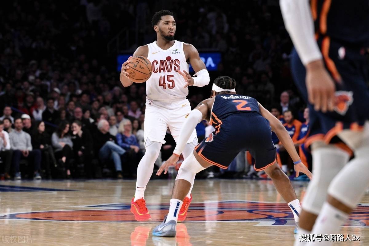 开云官网-赛场上的风云变幻，谁能称雄