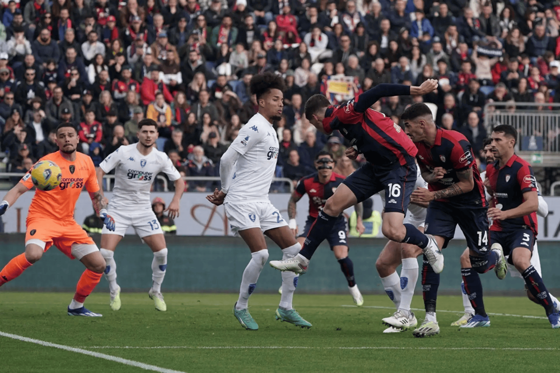 意甲豪门踢出高水平比赛,球员表现抢眼 意甲豪门踢出高水平比赛,球员表现抢眼