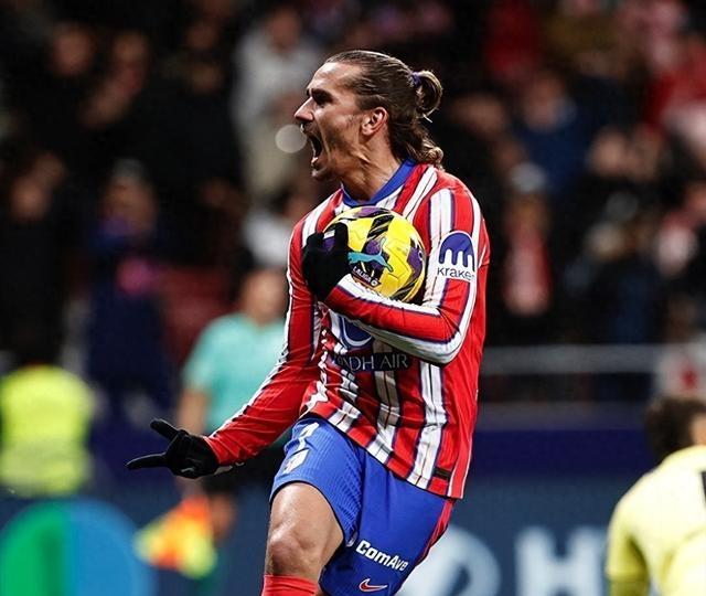 开云体育官方网站-关于欧洲足球界传来重磅消息！巨星受伤影响赛季前景的信息