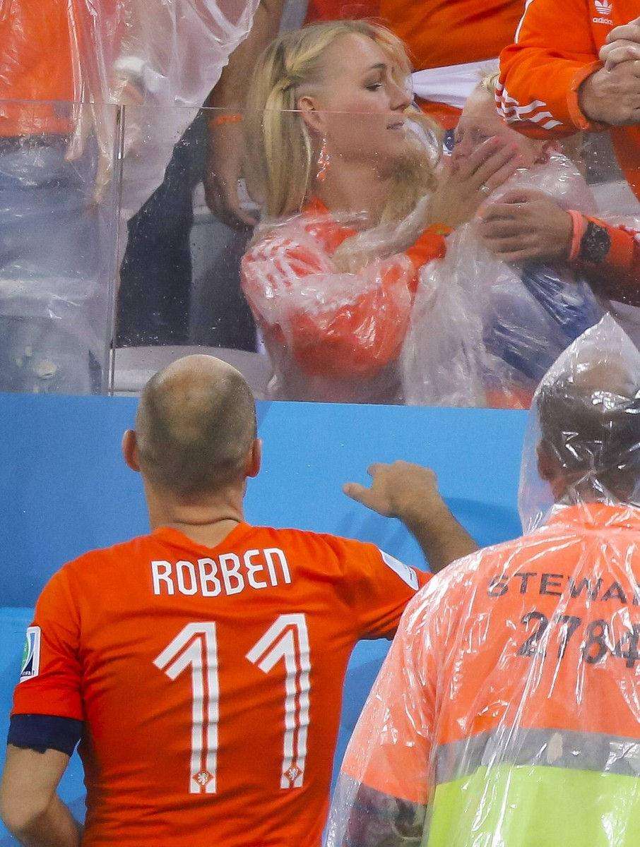 开云体育平台APP-足球比赛中球员技术威力尽显，场面感人至深的简单介绍