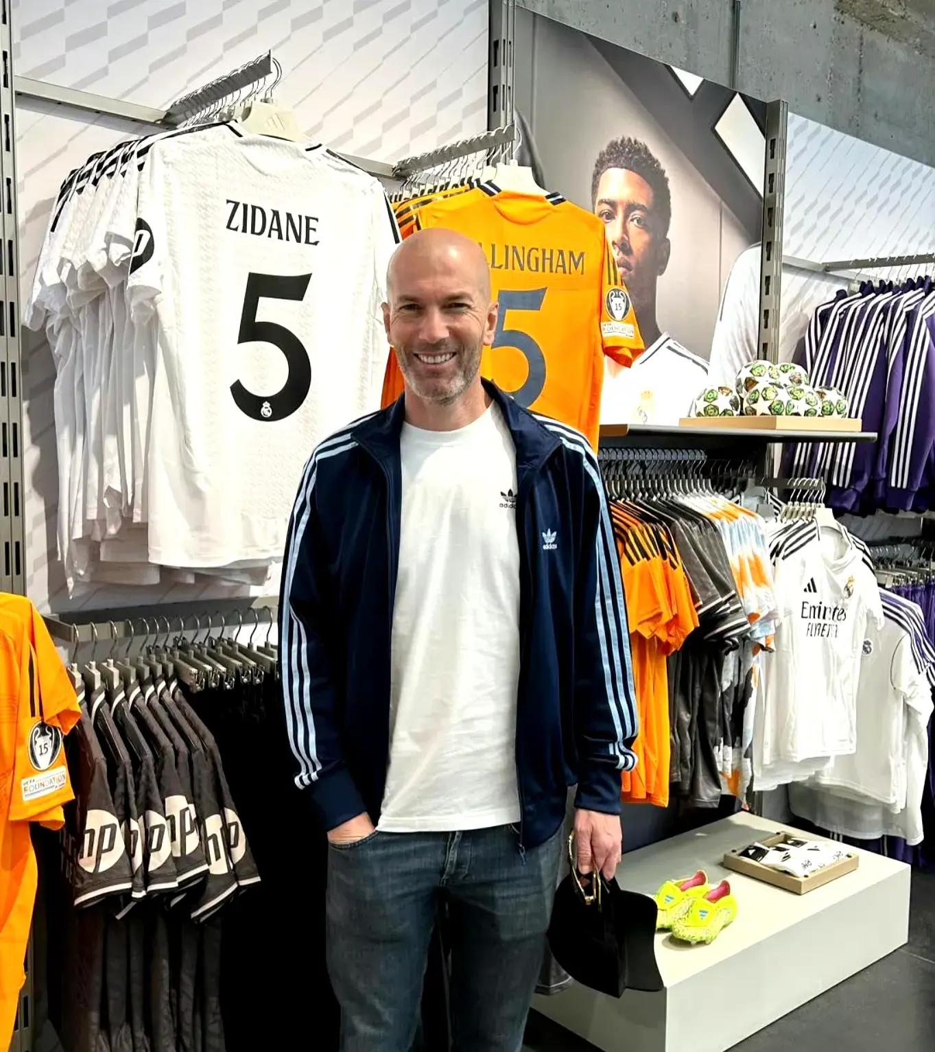 包含齐达内战术奏效，皇马晋级欧冠四强的词条