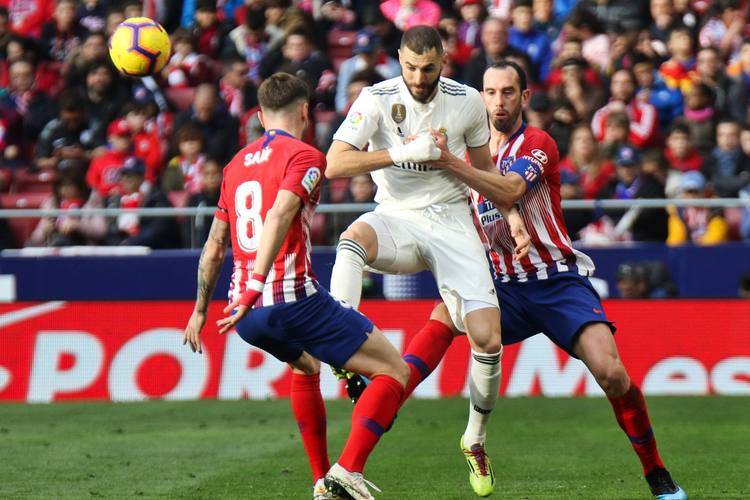 开云体育-皇家马德里在西甲比赛中战胜了对手