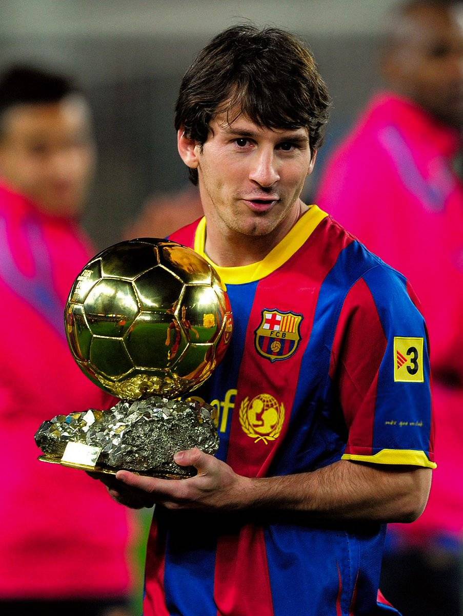 足球场上辉煌时刻:顶级对决令人热血沸腾 足球场上辉煌时刻:顶级对决令人热血沸腾