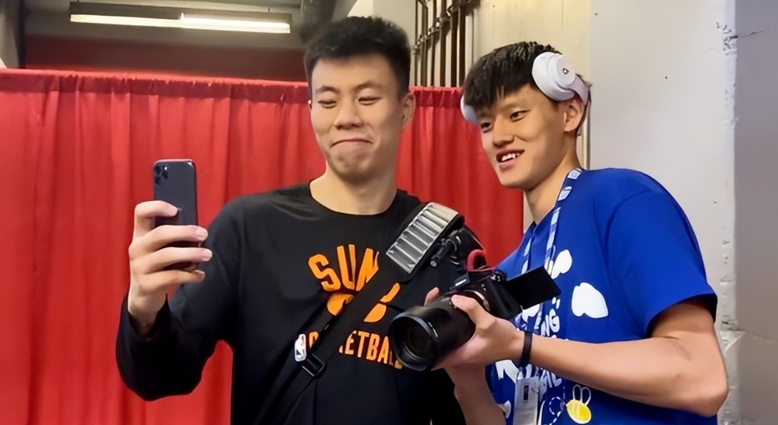 开云体育下载-双方球队在赛场上展现出色表现，引发热议