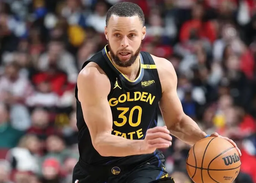 开云体育在线-猛龙鏖战76人，保罗高光表现