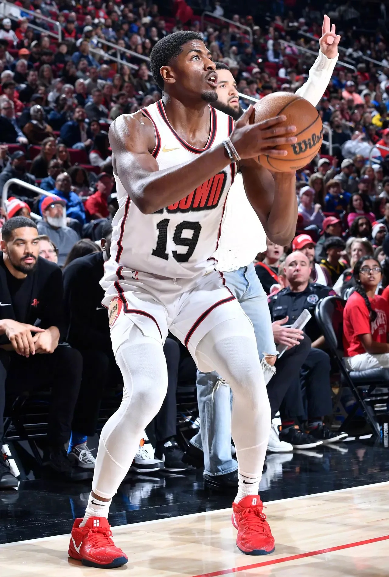 火箭队再胜马刺继续领跑