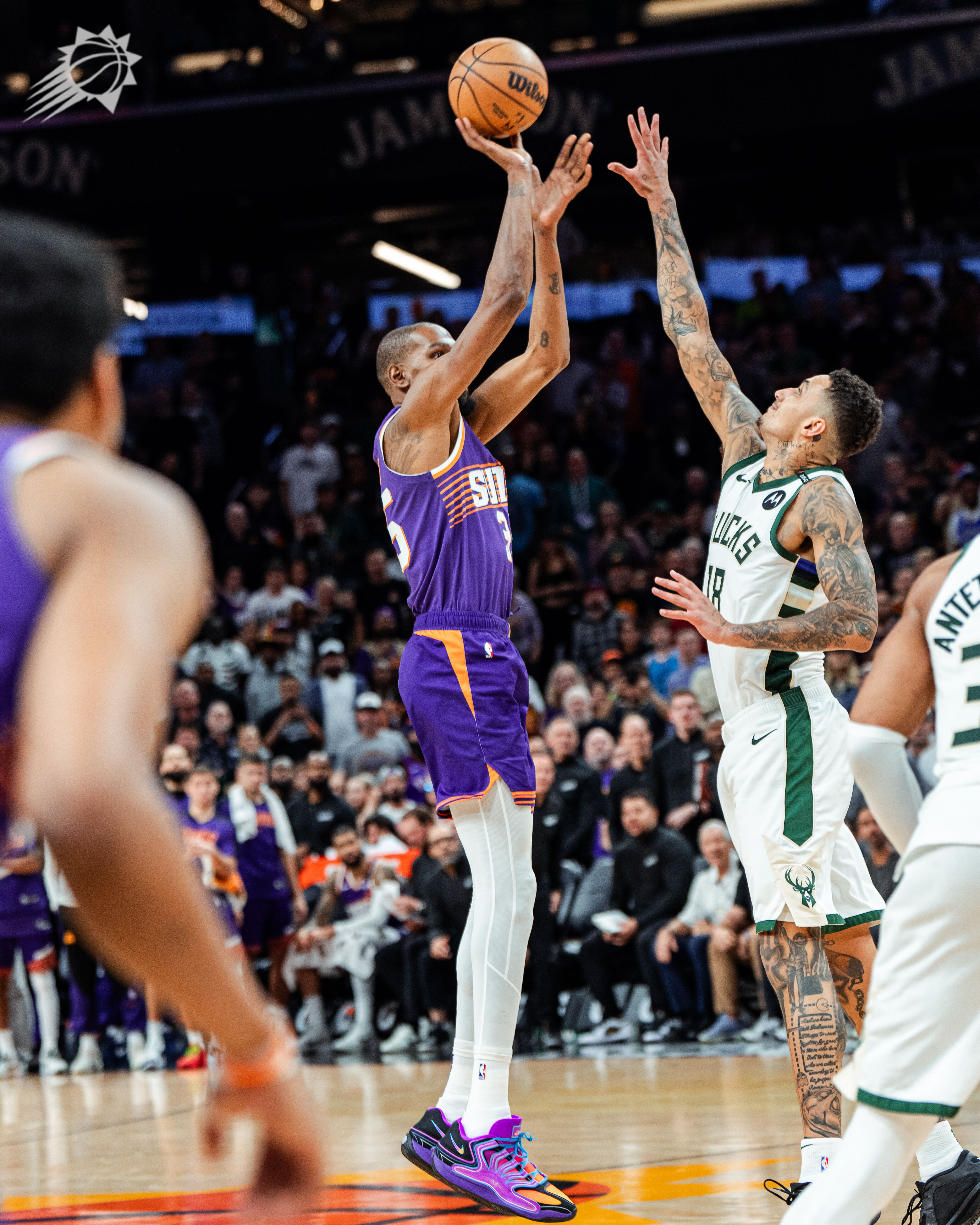 活塞惊险胜骑士，格兰特关键三分绝杀的简单介绍