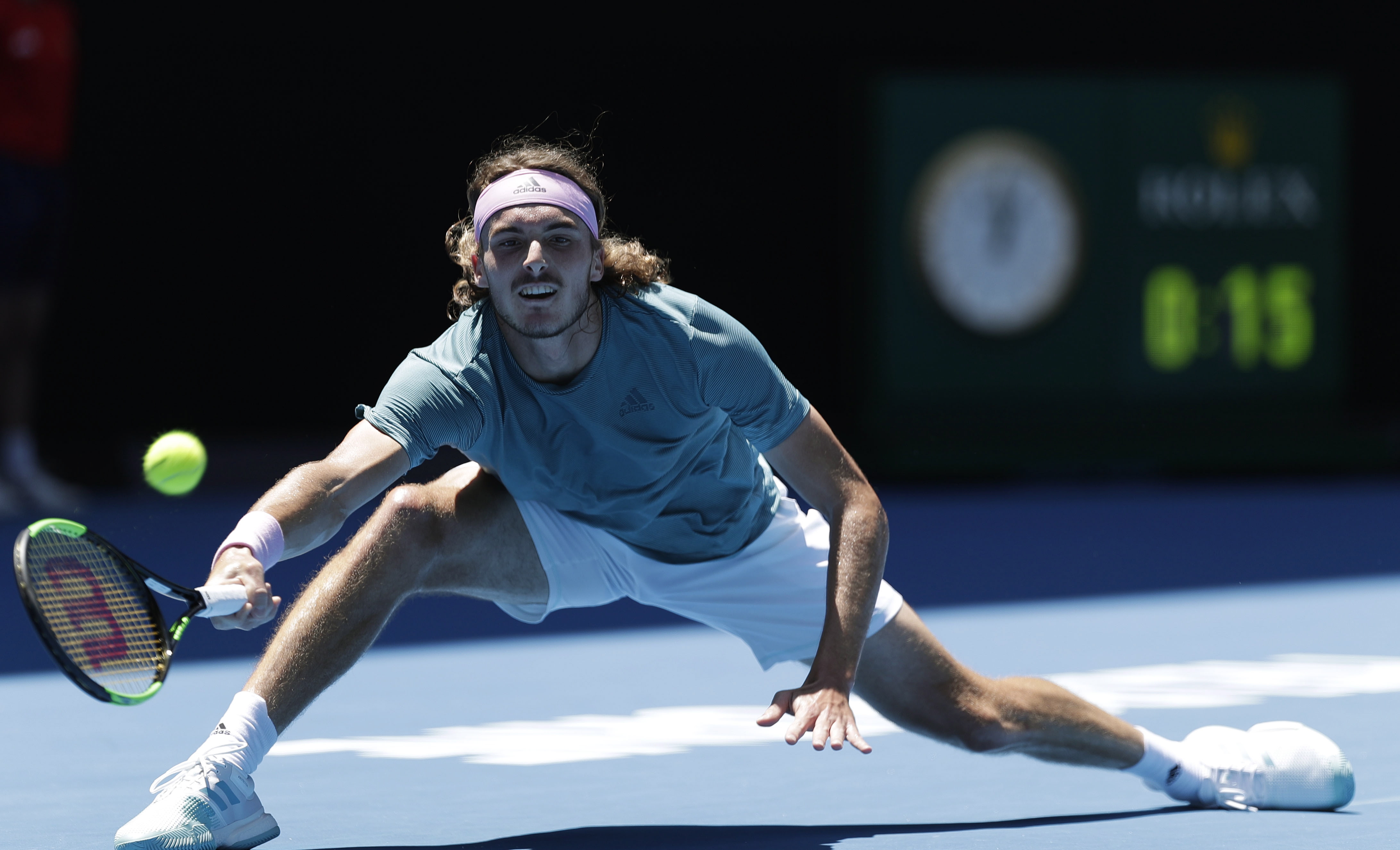 开云体育app-法国网球队爆冷美国网球队，西西帕斯惊艳世界