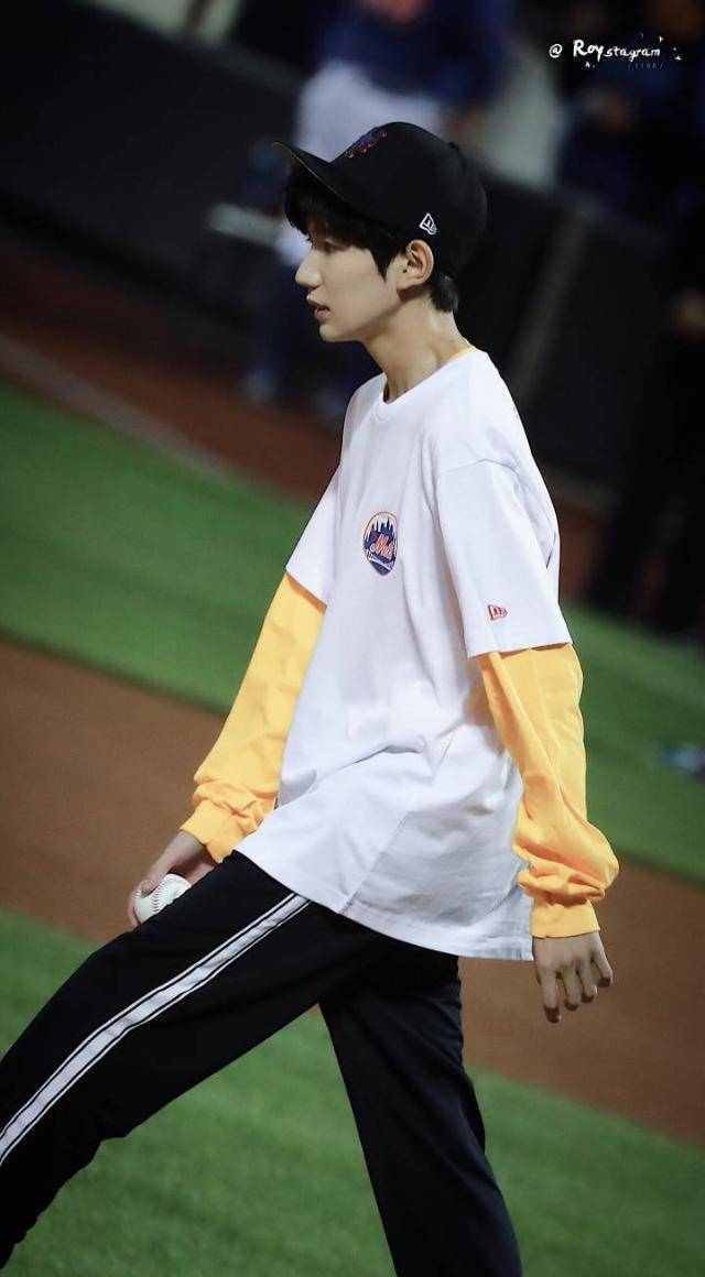 棒球赛后采访曝光,内幕引发热议 棒球赛后采访曝光,内幕引发热议