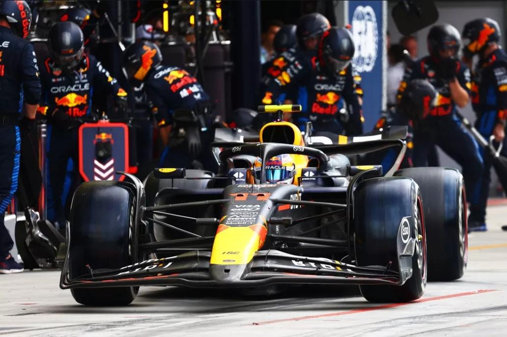 开云体育登录-索伯车队鏖战红牛二队,佩雷兹点燃赛场