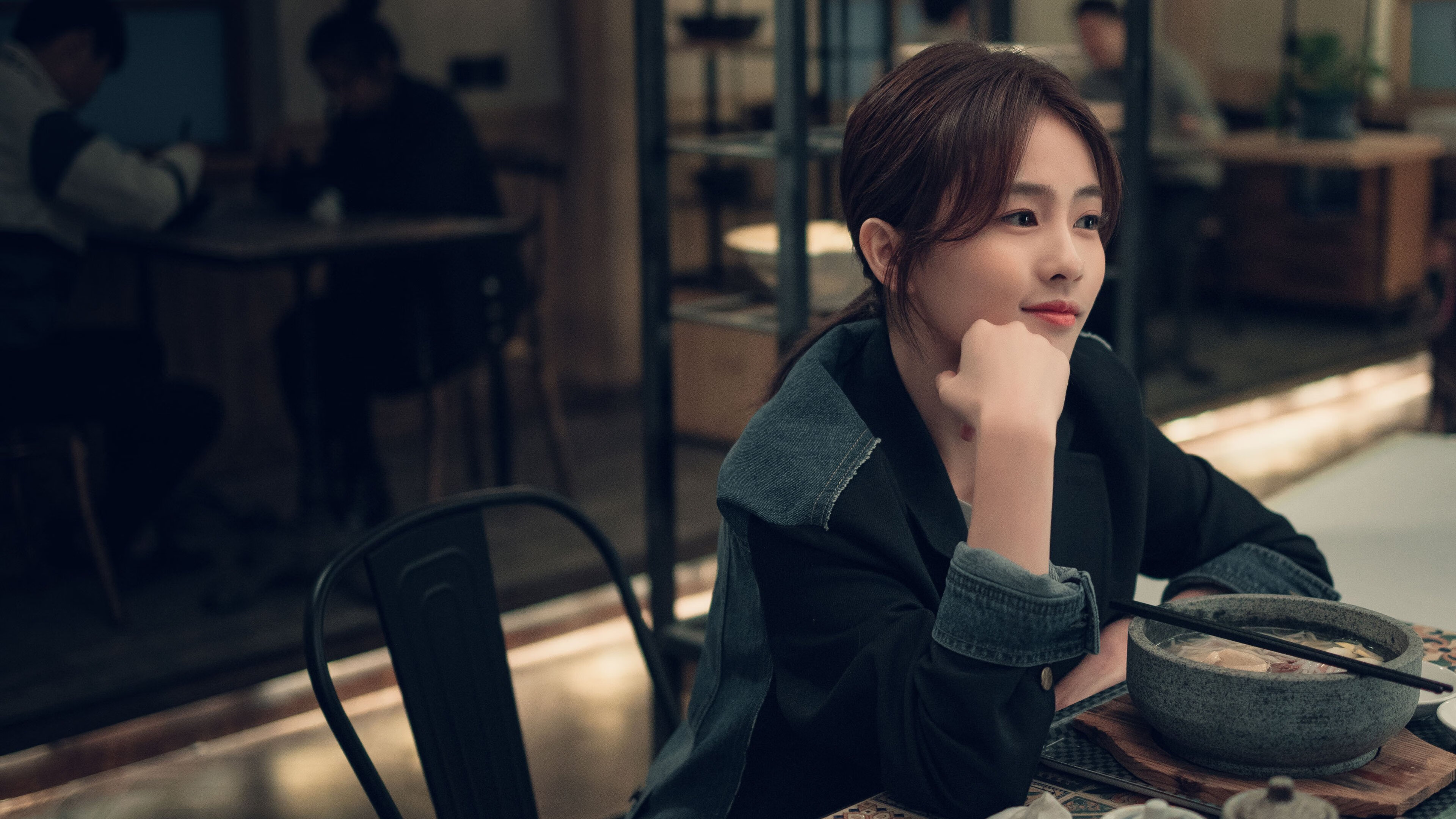 双线狂飙，F1揭幕战焦点对决与伊朗淘汰赛惊天逆转拜仁