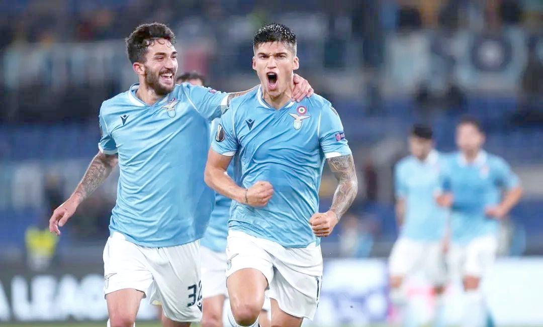 开云体育在线-意甲焦点战之夜，阿什拉夫点燃赛场