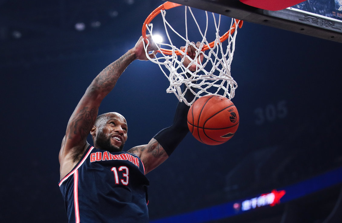 塞内加尔粉碎阿尔及利亚，德里赫特在欧冠决赛接管比赛