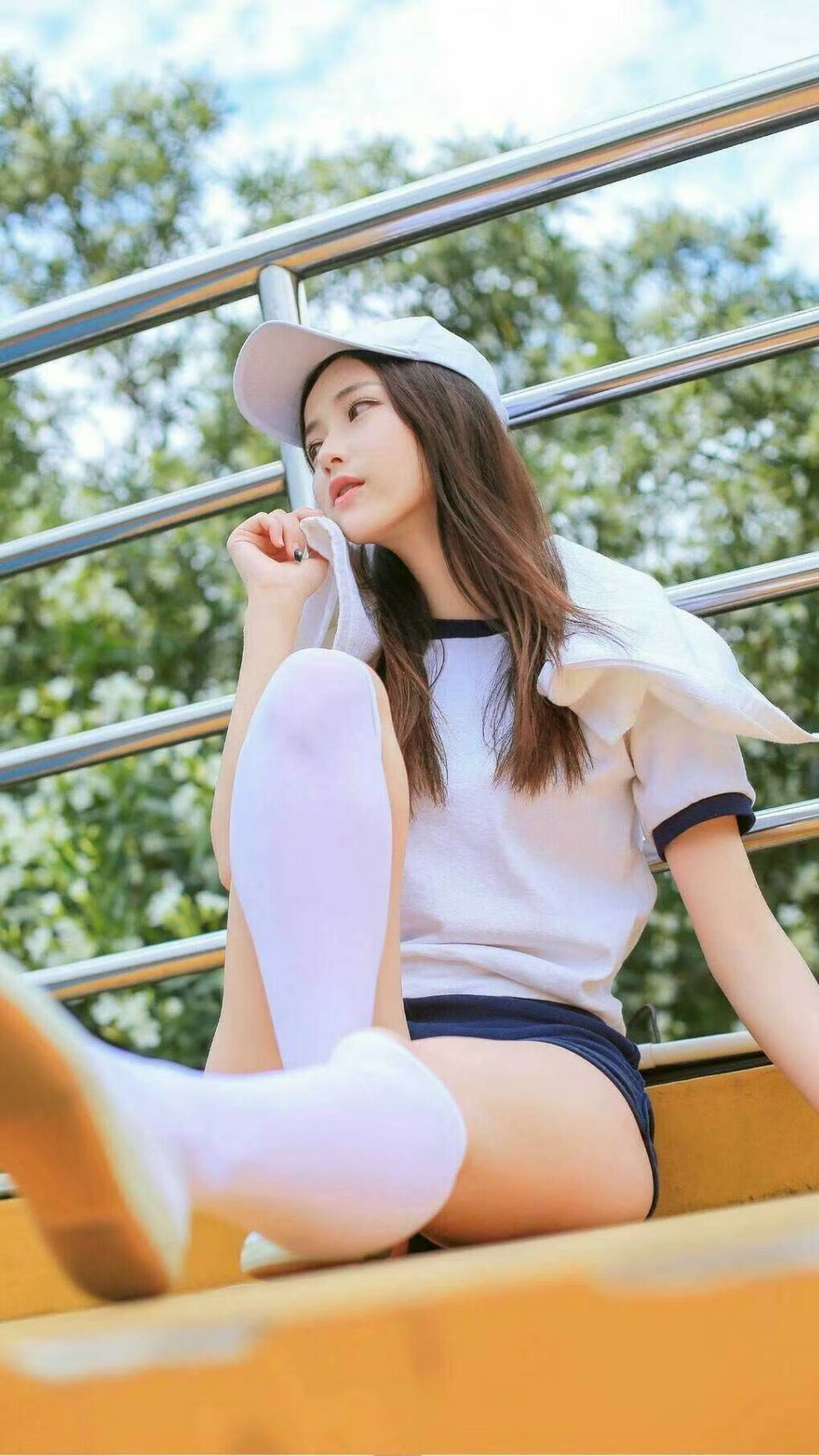 霍勒迪现象级表演撕裂防守，马刺团队重压令广厦窒息